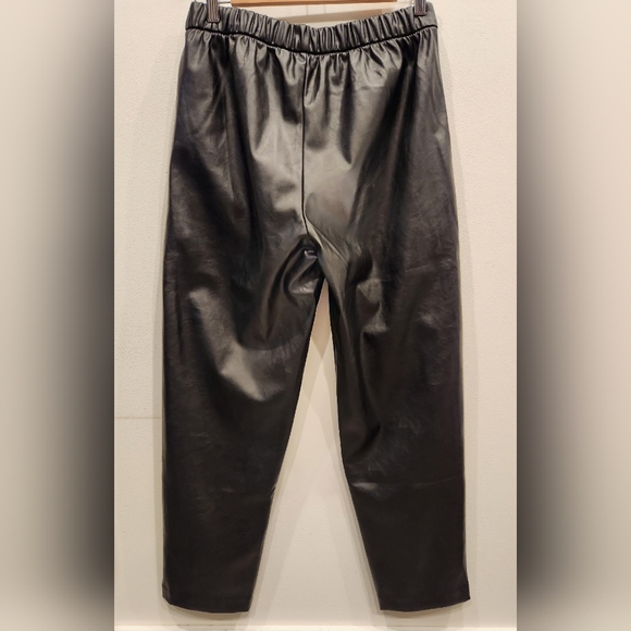 Gap Faux Leather Cropped Pants, Black, Size US M. - Picture 2 of 5